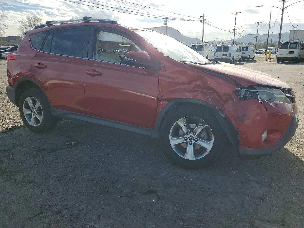 2015 TOYOTA RAV4 XLE photo 4