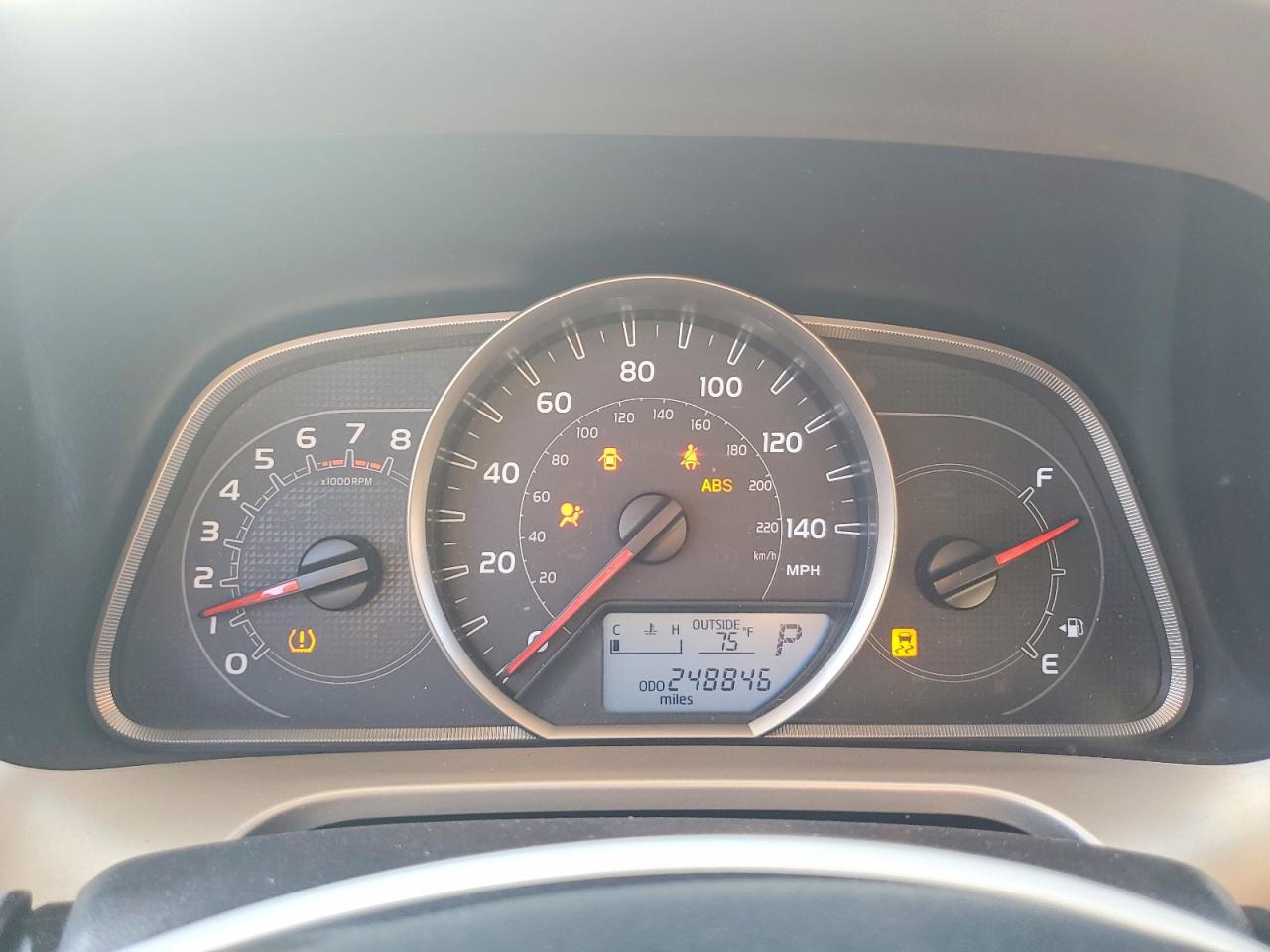 2015 TOYOTA RAV4 XLE photo 9