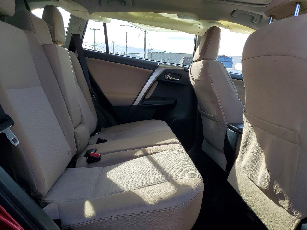 2015 TOYOTA RAV4 XLE photo 11