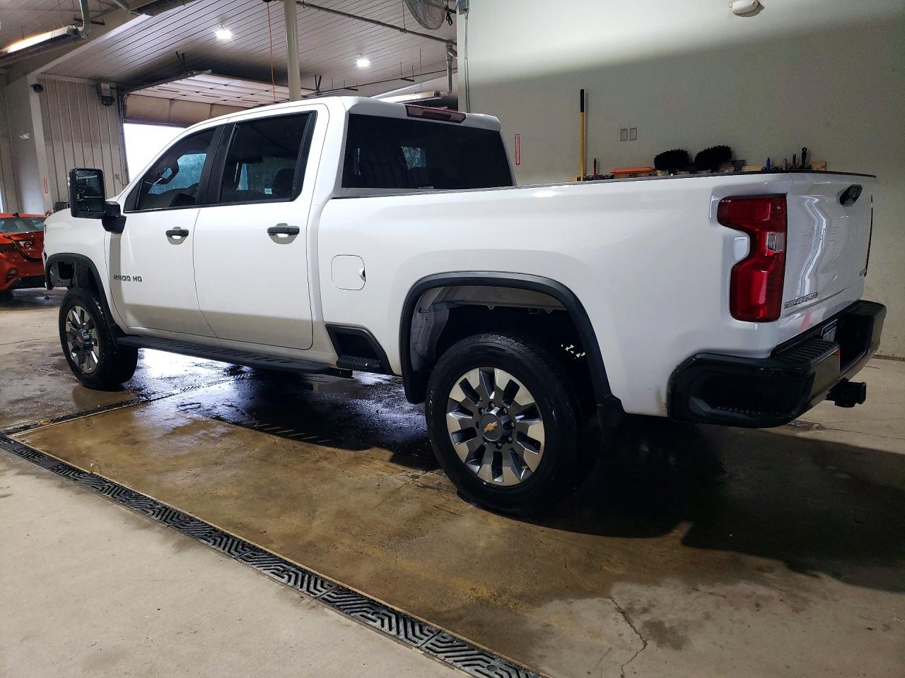 2023 CHEVROLET SILVERADO K2500 CUSTOM photo 3