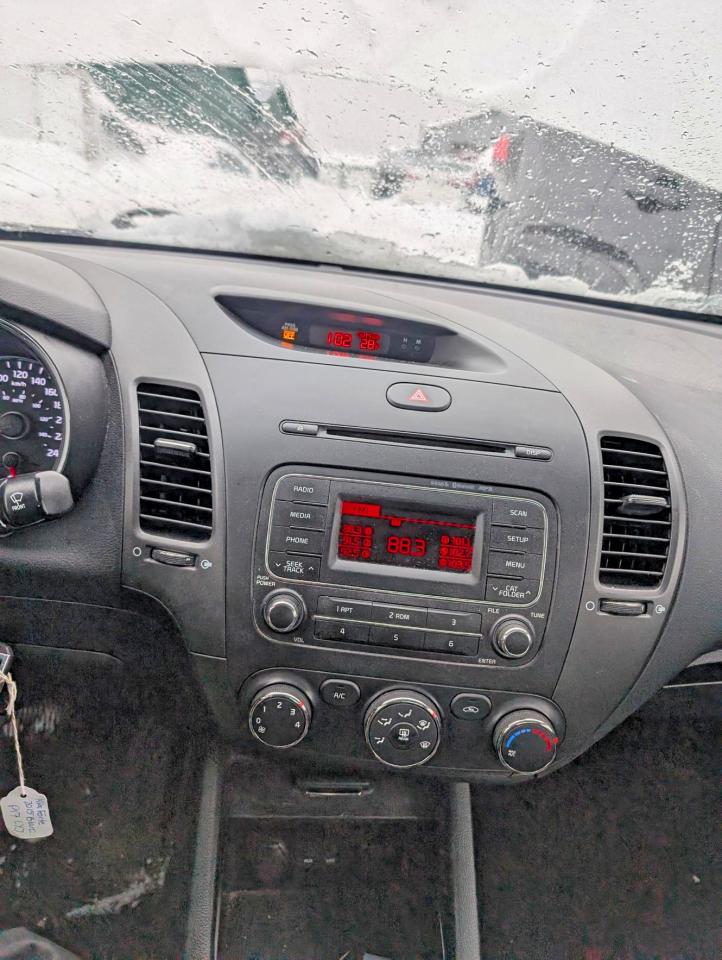 2015 KIA FORTE photo 8