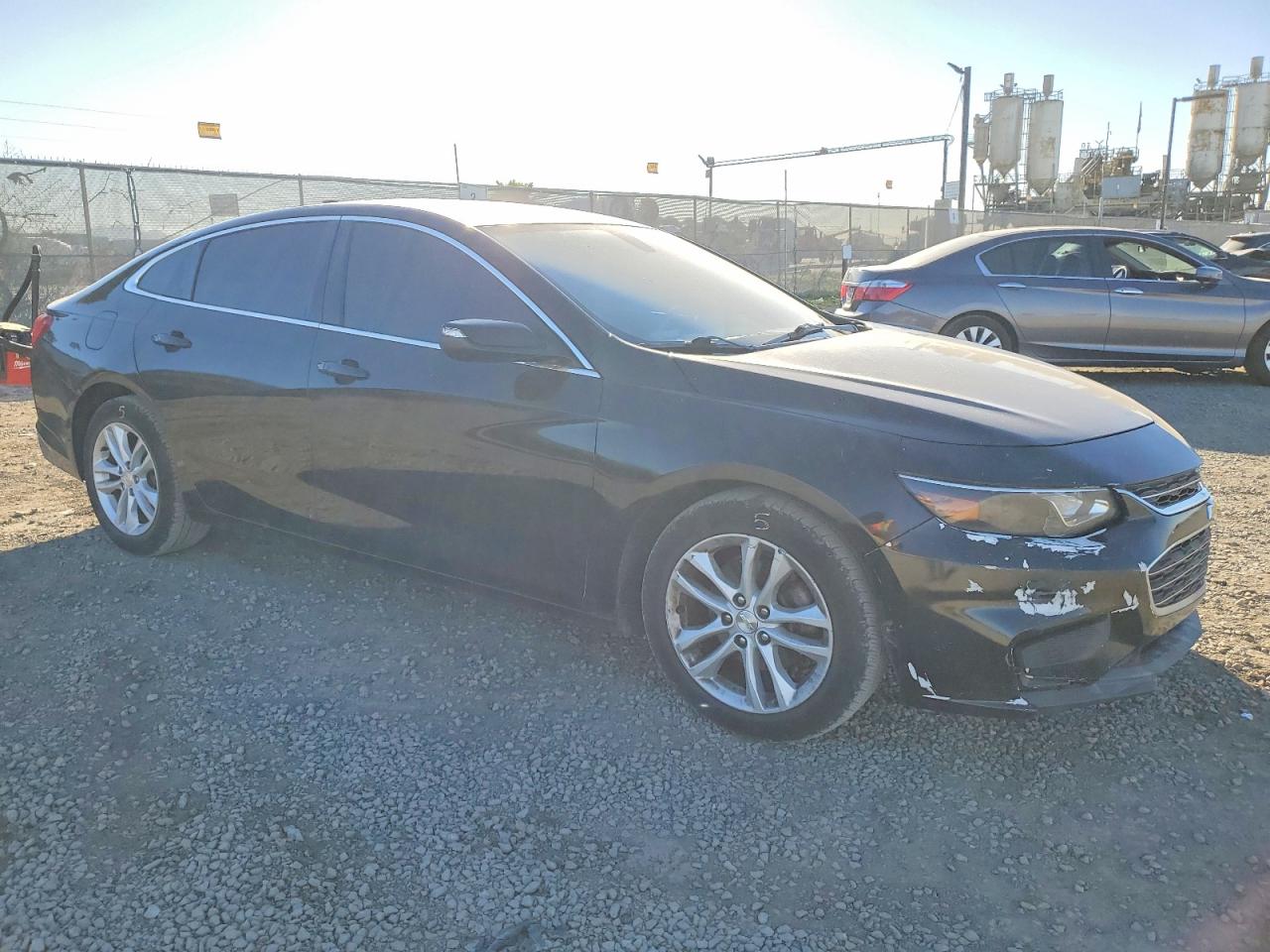 2017 CHEVROLET MALIBU LT photo 4