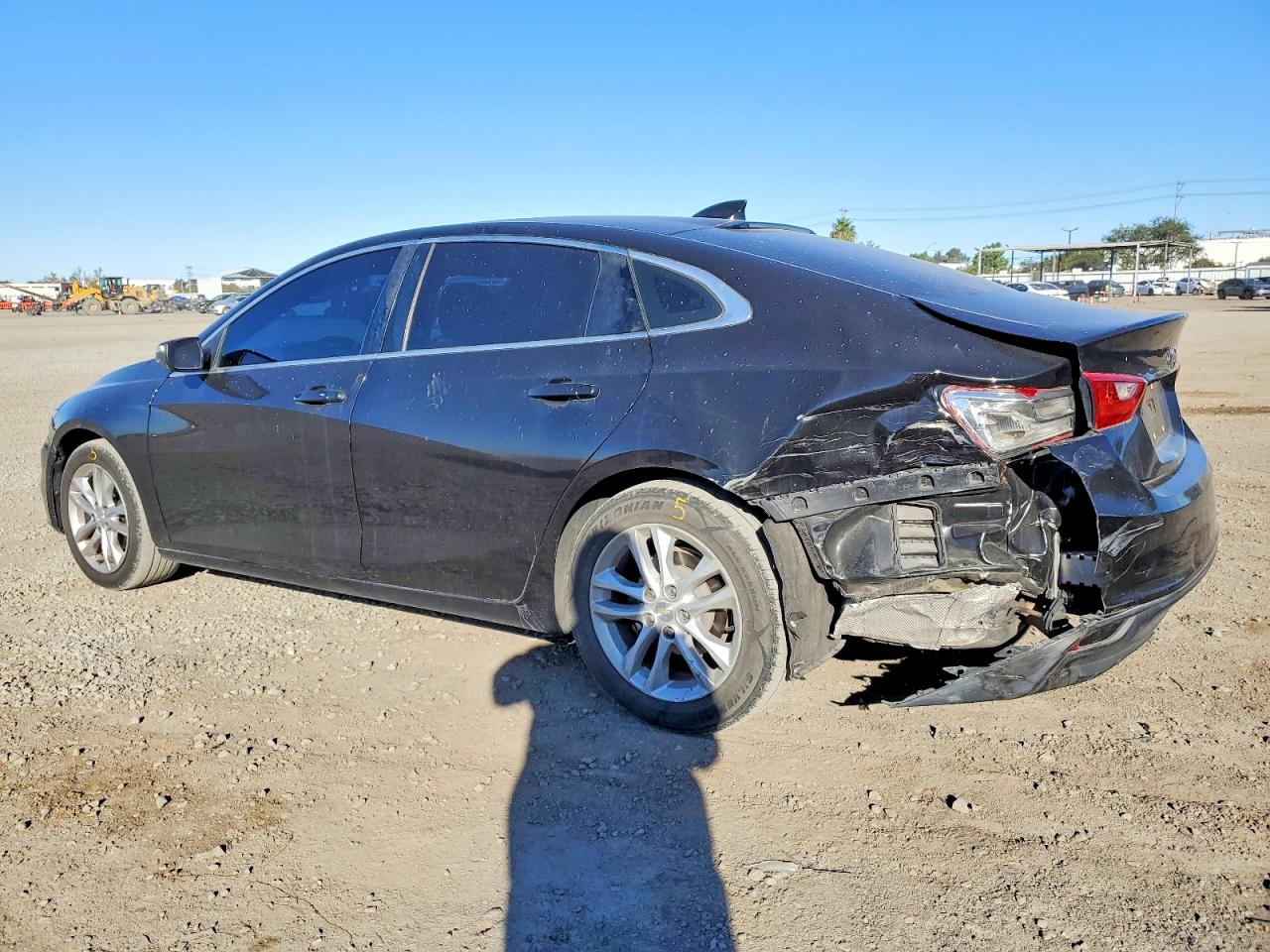 2017 CHEVROLET MALIBU LT photo 2