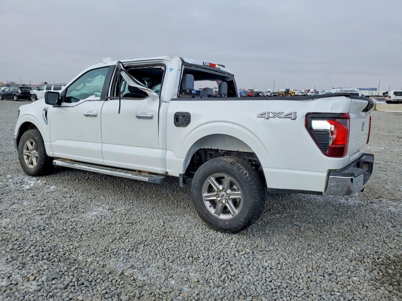 2025 FORD F150 XLT photo 2