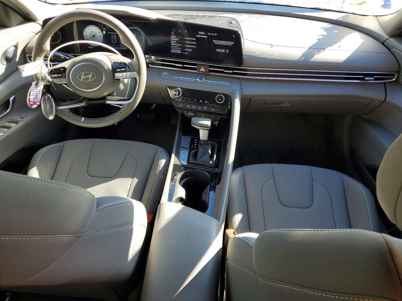 2024 HYUNDAI ELANTRA SEL photo 8