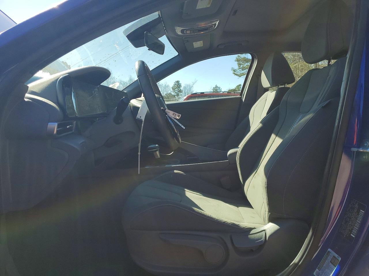 2024 HYUNDAI ELANTRA SEL photo 7