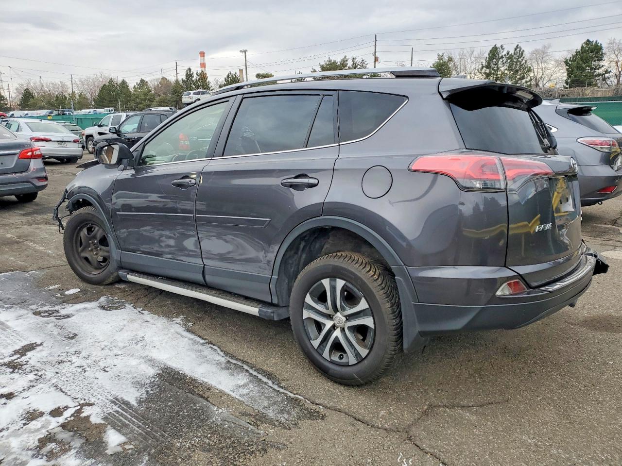 2017 TOYOTA RAV4 LE photo 3