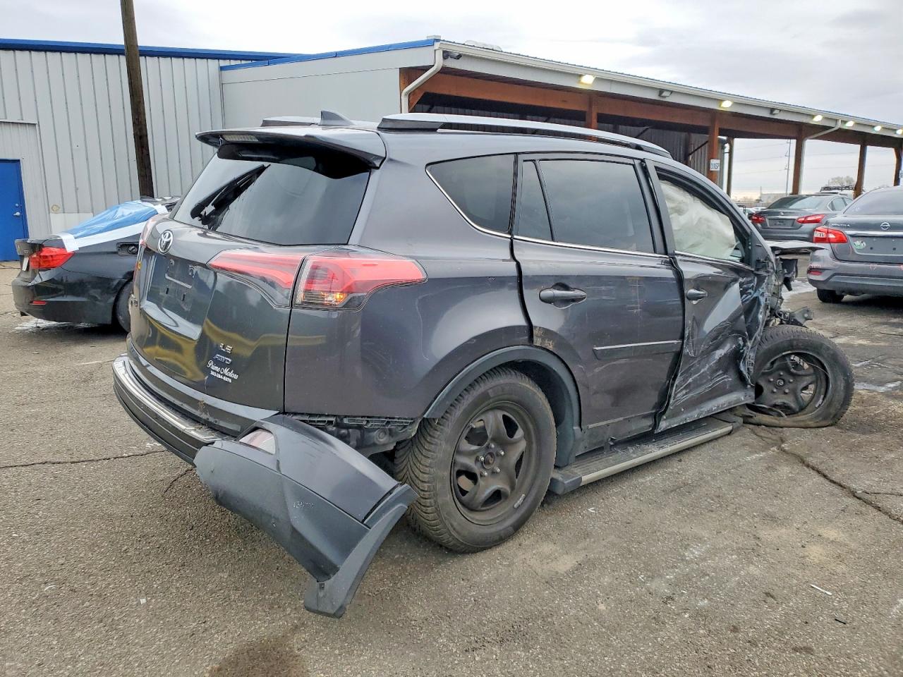 2017 TOYOTA RAV4 LE photo 5
