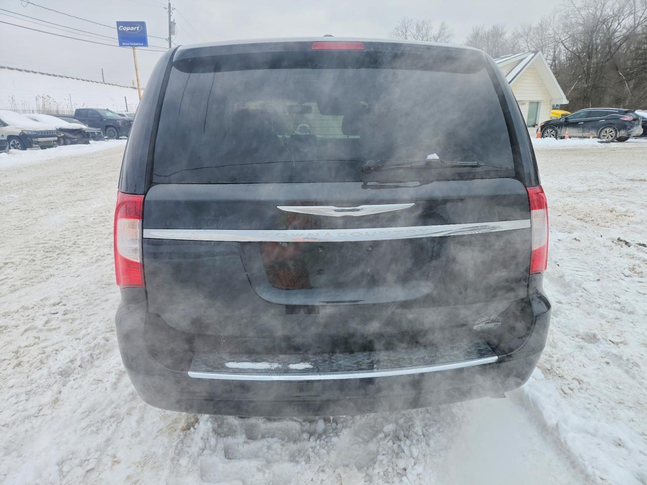 2015 CHRYSLER TOWN & COUNTRY TOURING L photo 6