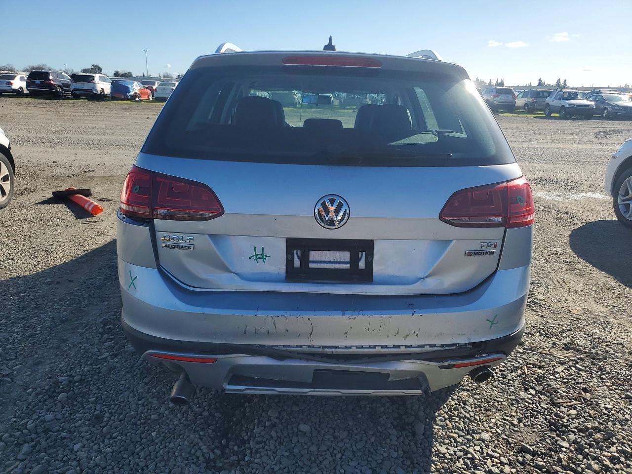 2017 VOLKSWAGEN GOLF ALLTRACK S photo 6