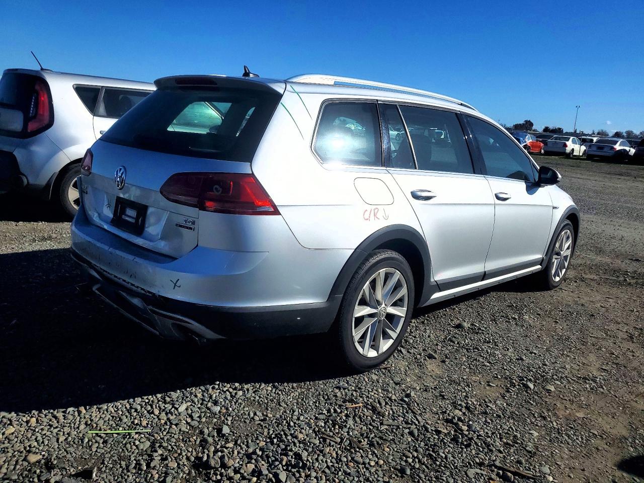 2017 VOLKSWAGEN GOLF ALLTRACK S photo 3