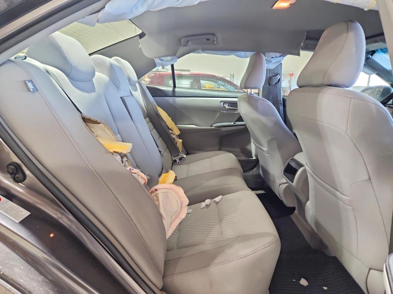 2017 TOYOTA CAMRY LE photo 28