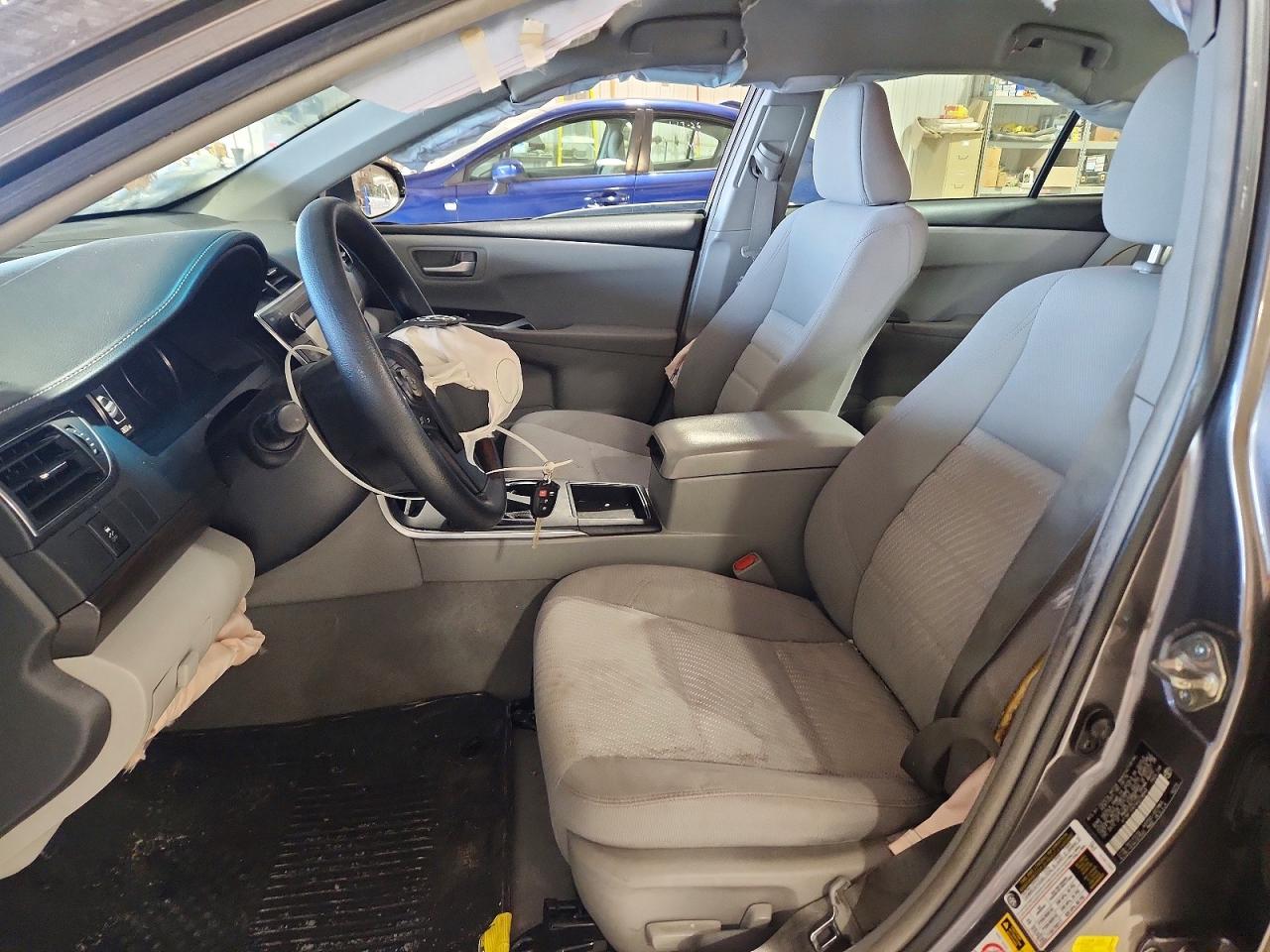2017 TOYOTA CAMRY LE photo 19