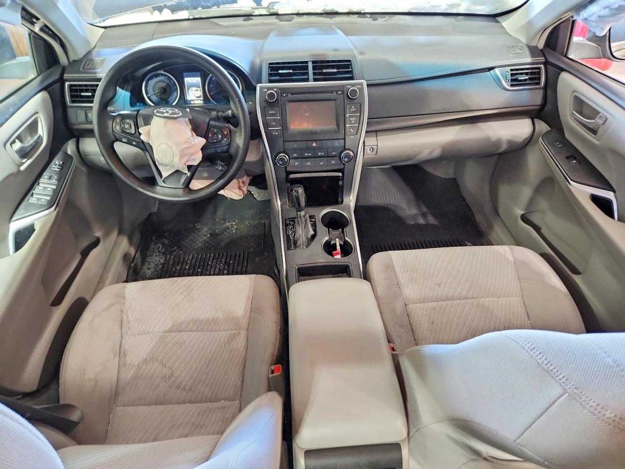 2017 TOYOTA CAMRY LE photo 22
