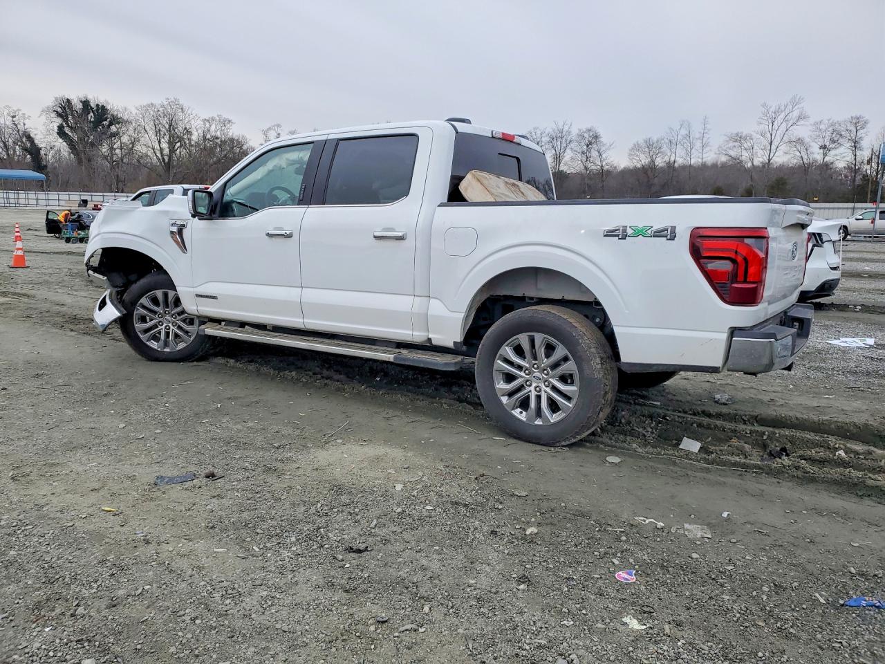 2024 FORD F150 LARIAT photo 3