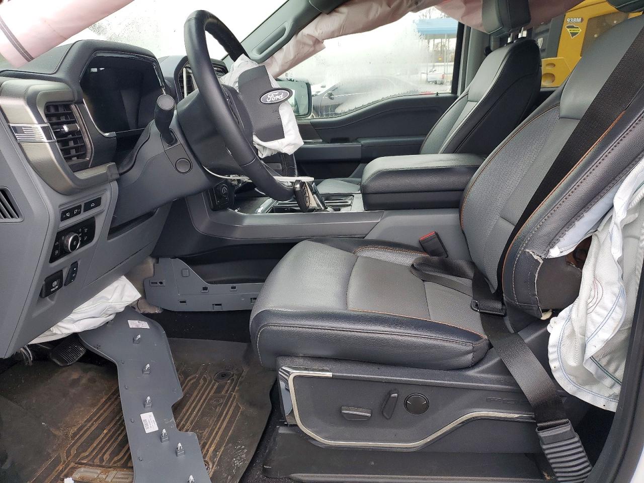 2024 FORD F150 LARIAT photo 13