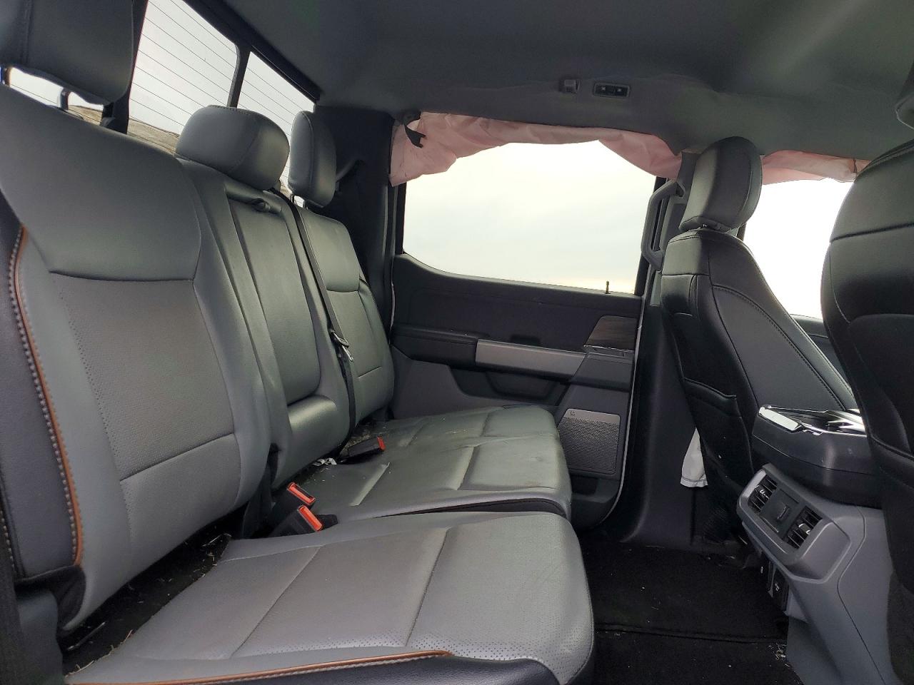 2024 FORD F150 LARIAT photo 19