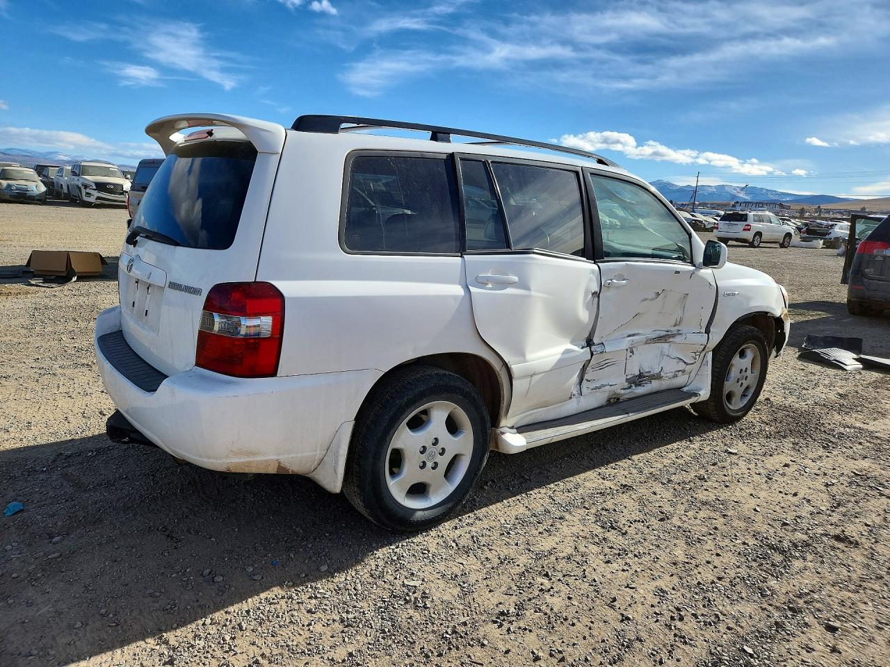 2004 TOYOTA HIGHLANDER photo 3