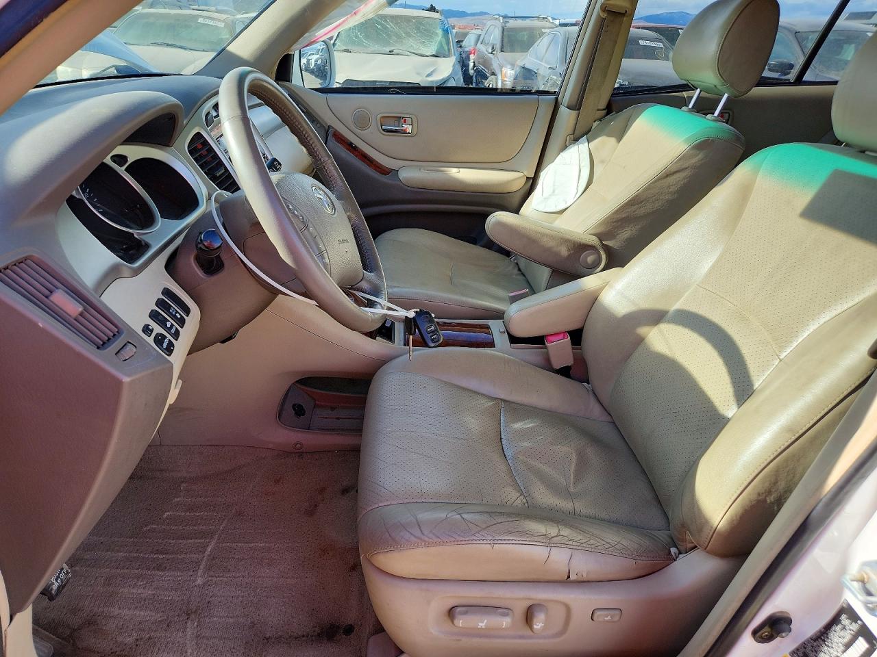 2004 TOYOTA HIGHLANDER photo 7