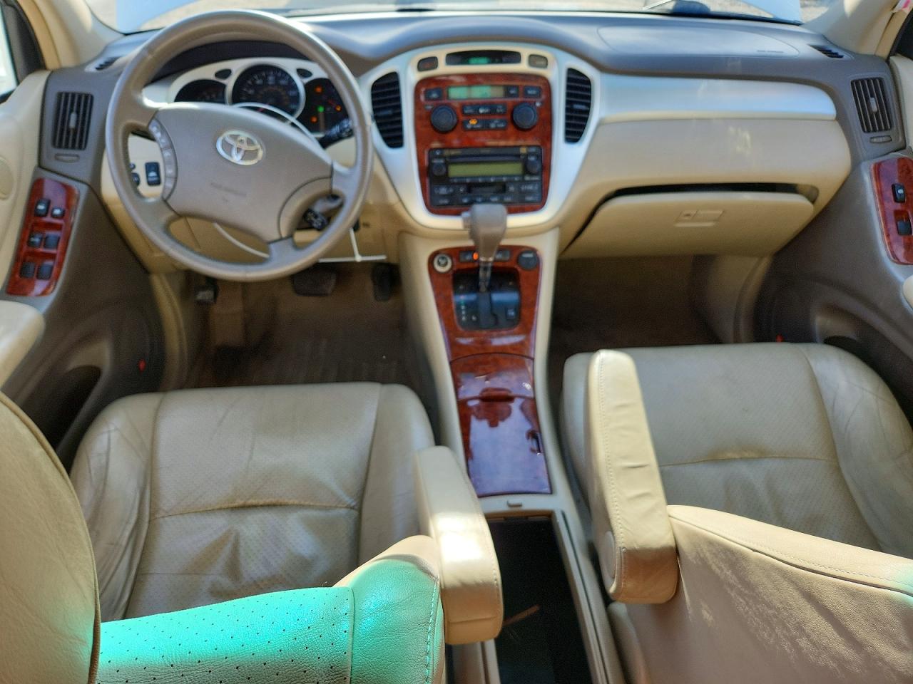 2004 TOYOTA HIGHLANDER photo 8