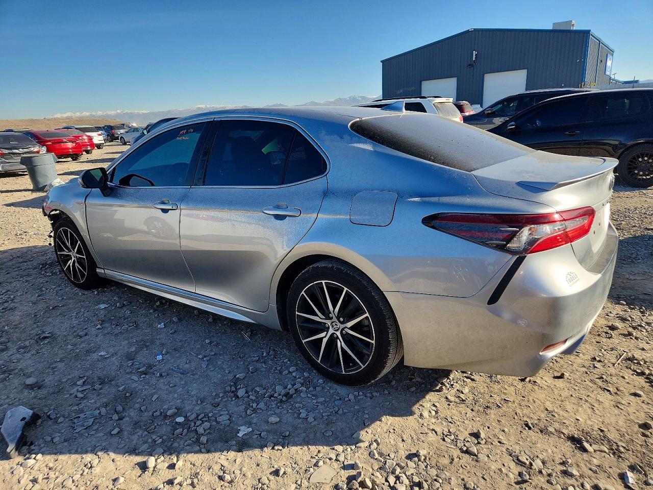 2023 TOYOTA CAMRY SE photo 3