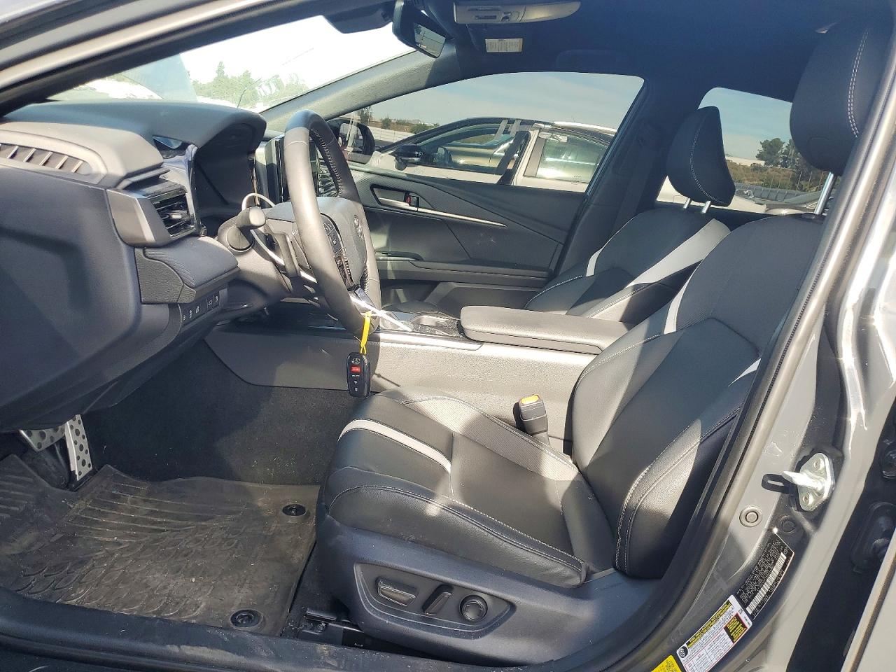 2025 TOYOTA CAMRY XSE photo 7