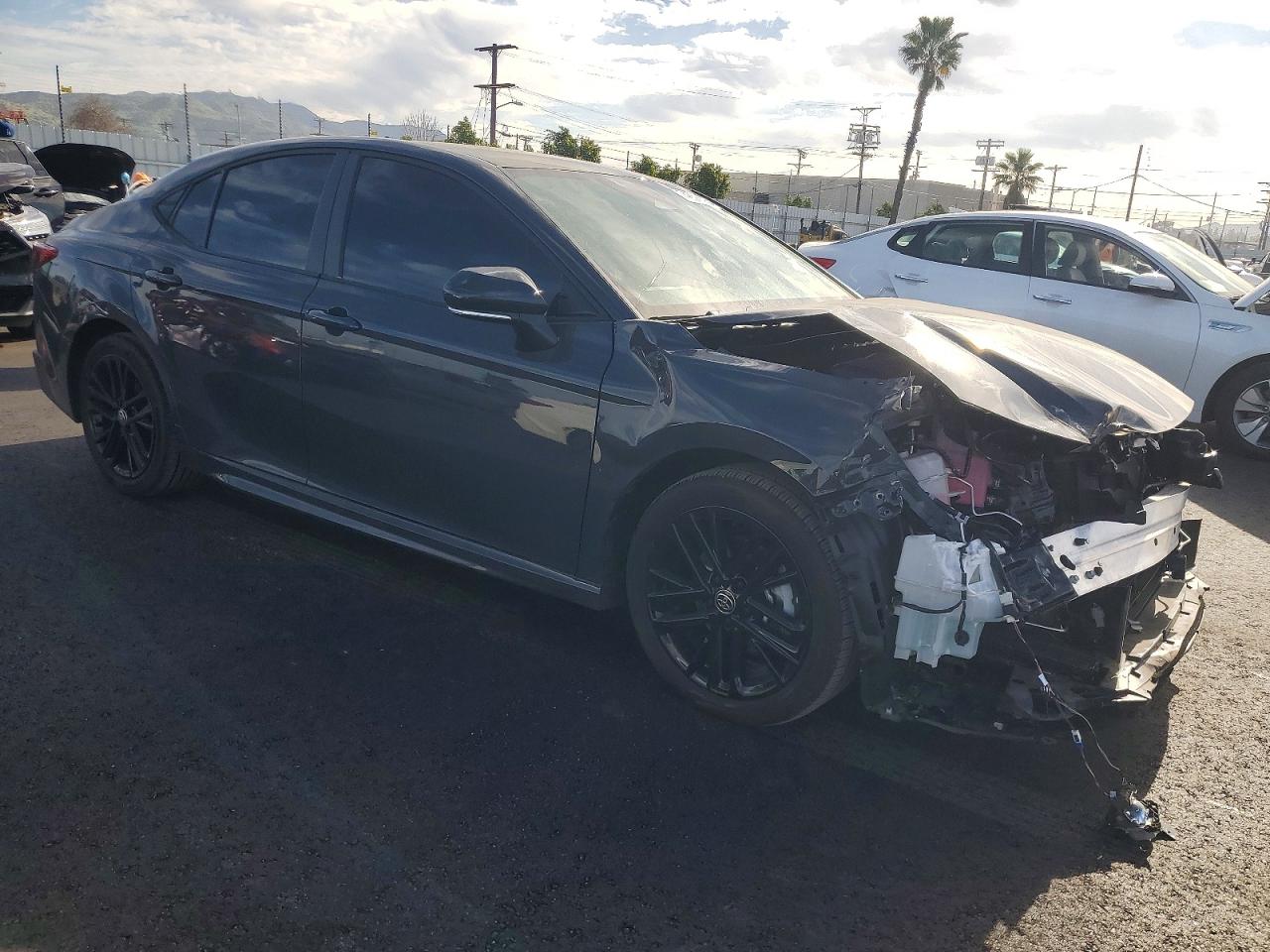 2025 TOYOTA CAMRY XSE photo 4