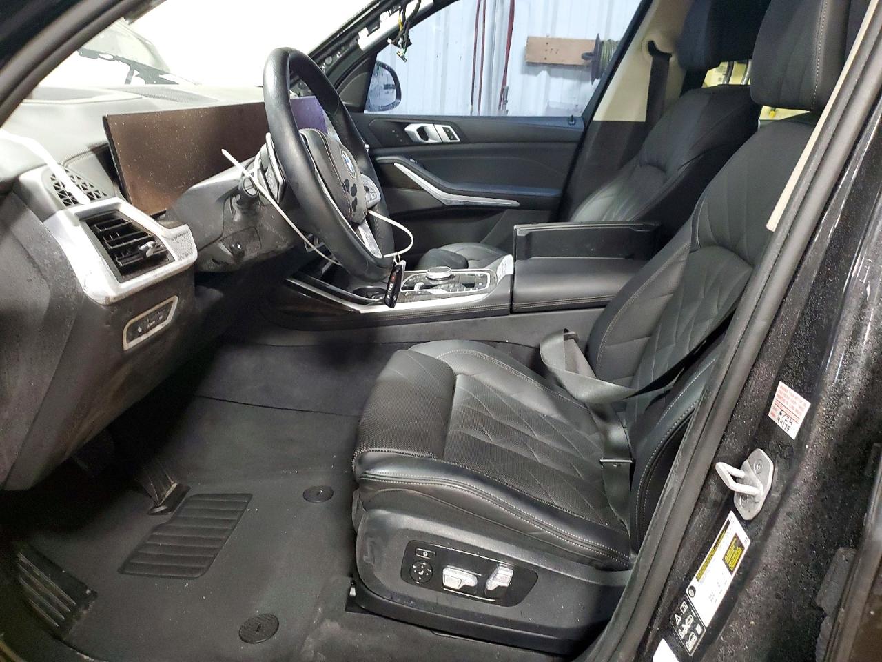 2025 BMW X7 XDRIVE40I photo 13