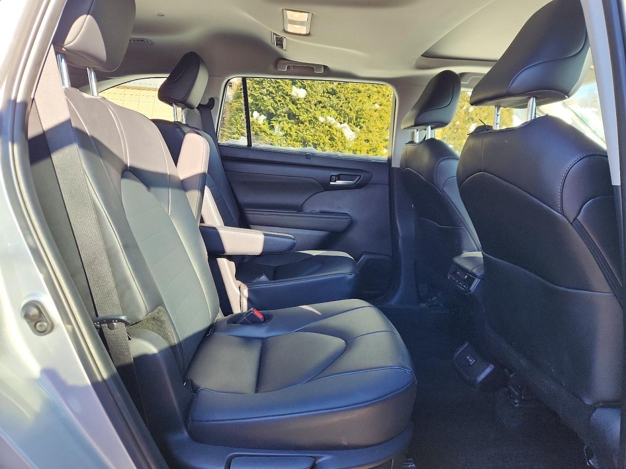2025 TOYOTA HIGHLANDER HYBRID XLE photo 21