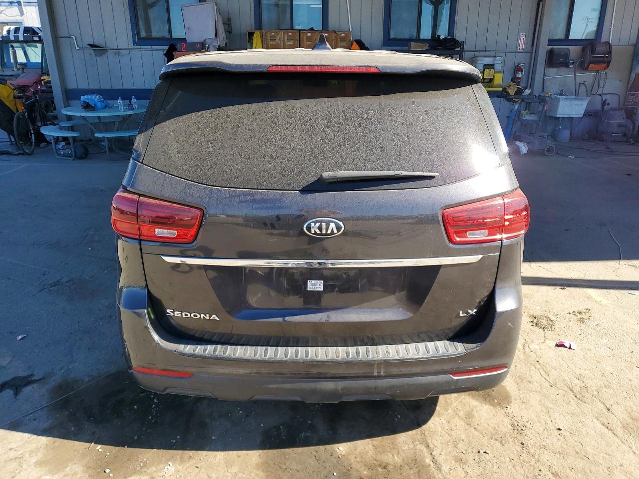 2021 KIA SEDONA LX photo 6