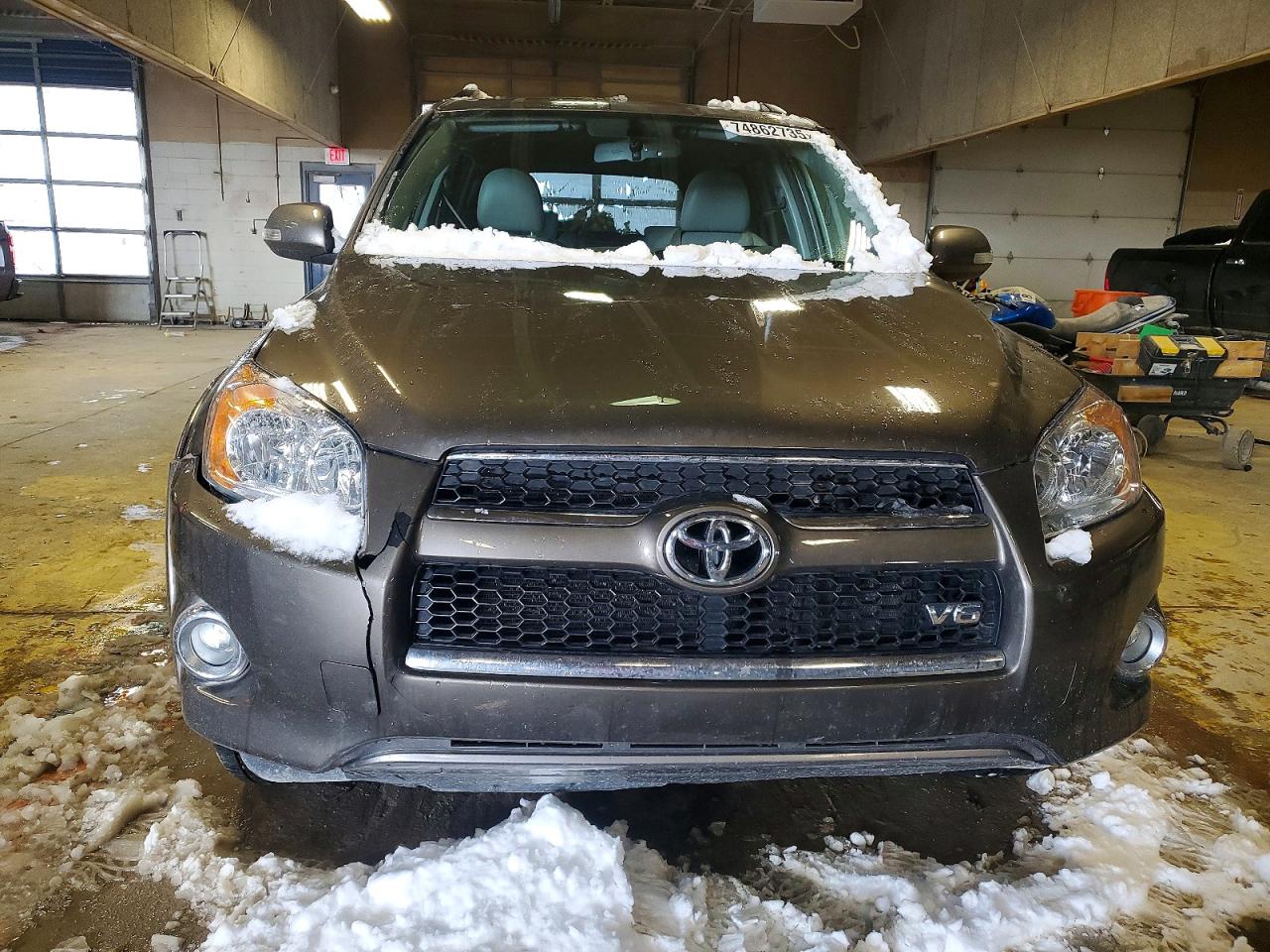 2010 TOYOTA RAV4 LIMITED photo 9