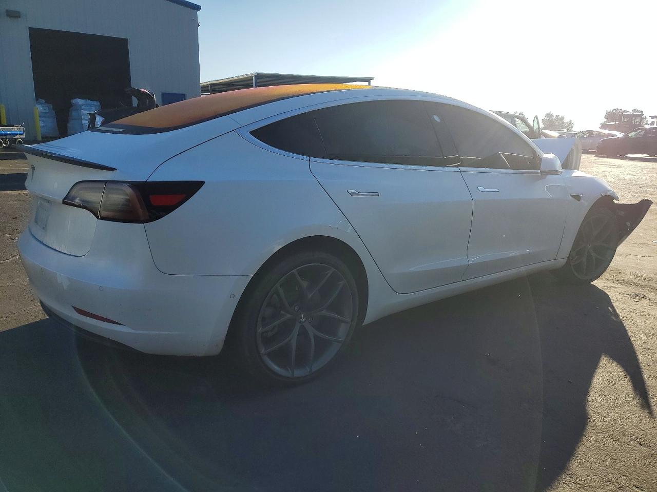 2018 TESLA MODEL 3 photo 5