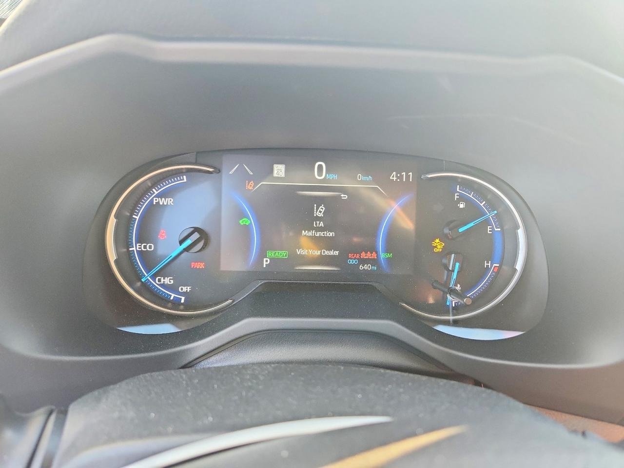 2025 TOYOTA RAV4 photo 9