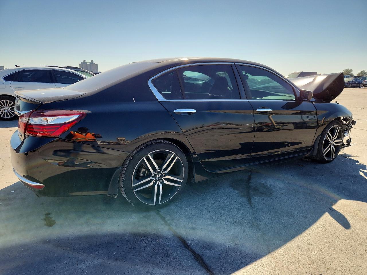 2017 HONDA ACCORD SPORT photo 5