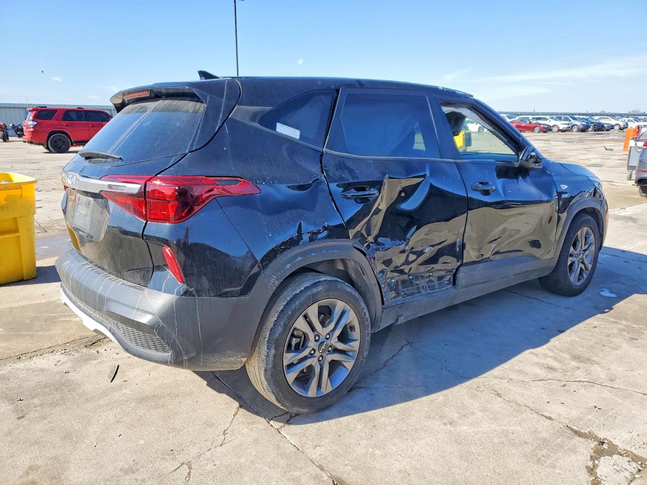 2023 KIA SELTOS LX photo 5