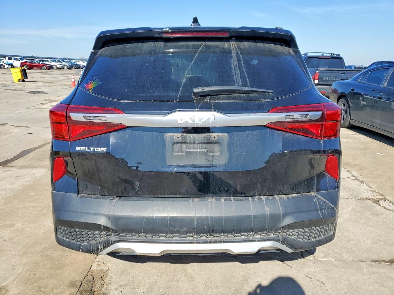 2023 KIA SELTOS LX photo 11