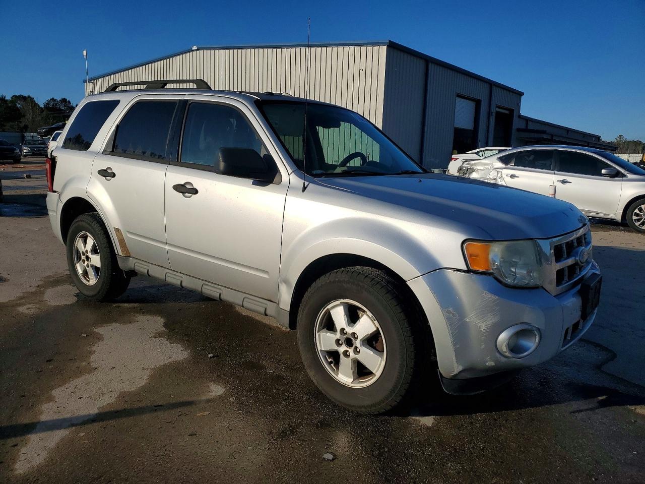 2010 FORD ESCAPE XLT photo 7