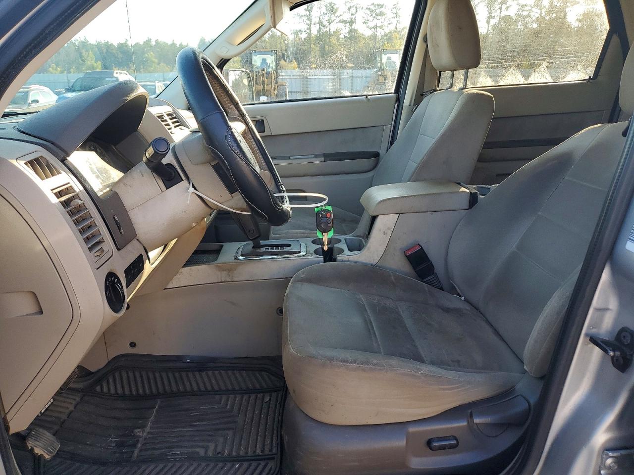 2010 FORD ESCAPE XLT photo 13