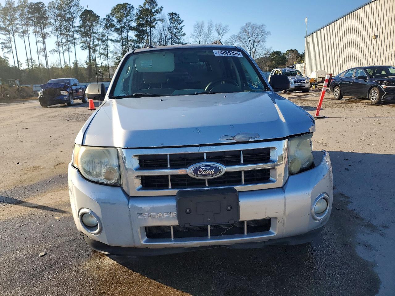 2010 FORD ESCAPE XLT photo 9
