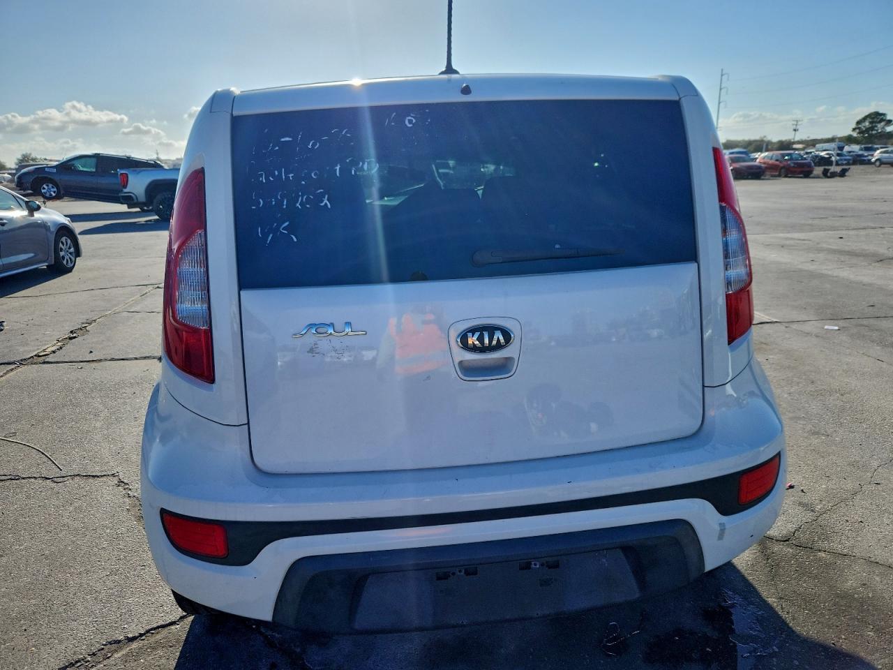 2013 KIA SOUL photo 16