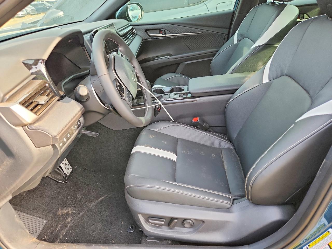 2026 TOYOTA CAMRY XSE photo 7