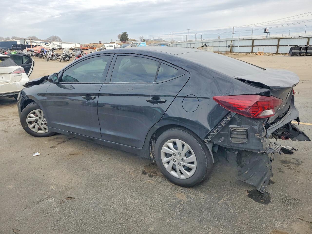 2020 HYUNDAI ELANTRA photo 2