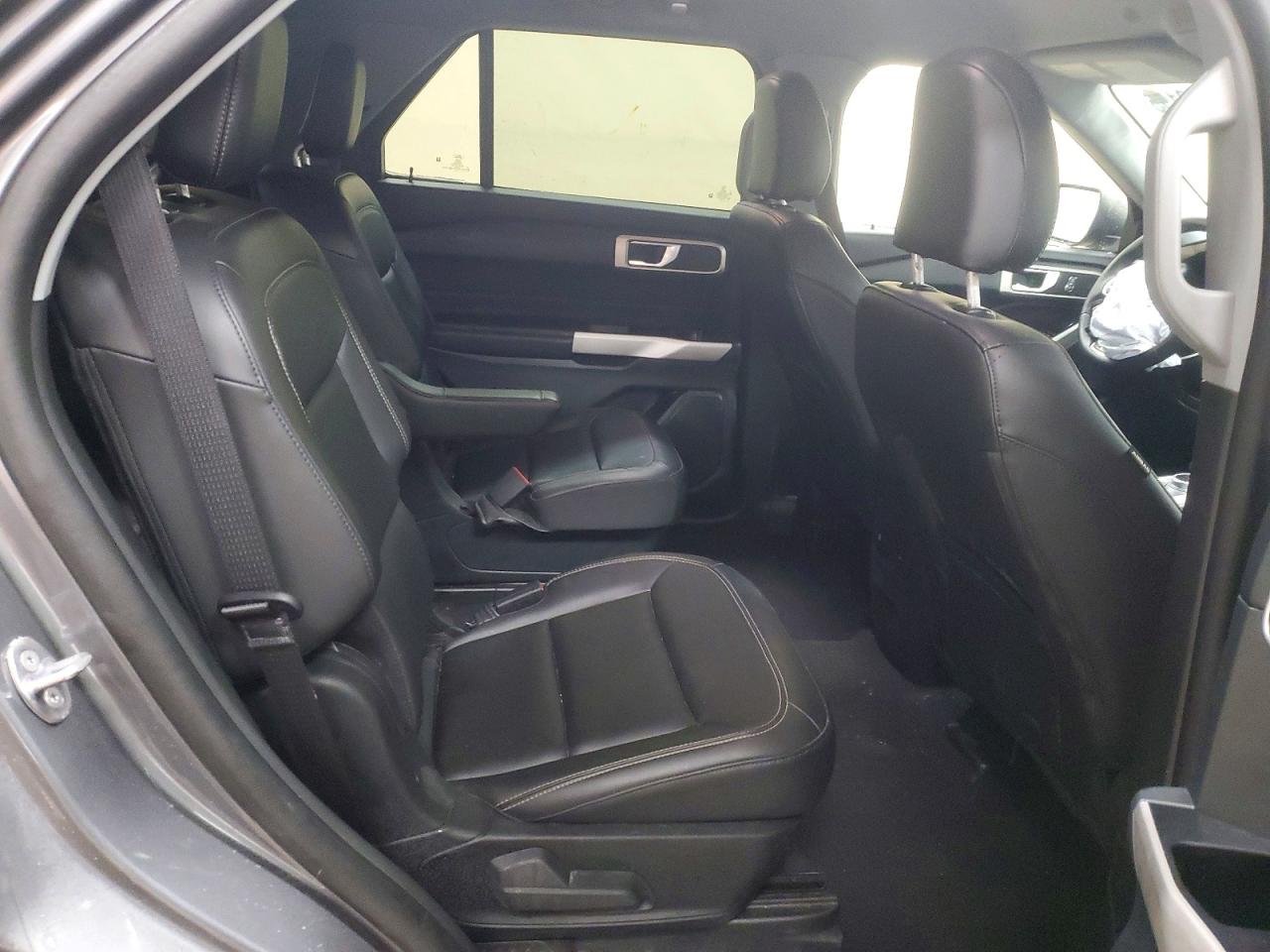 2024 FORD EXPLORER XLT photo 21