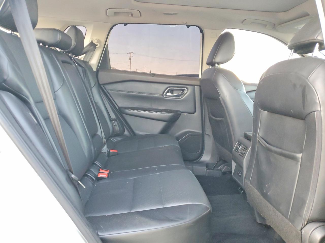 2021 NISSAN ROGUE SV photo 31