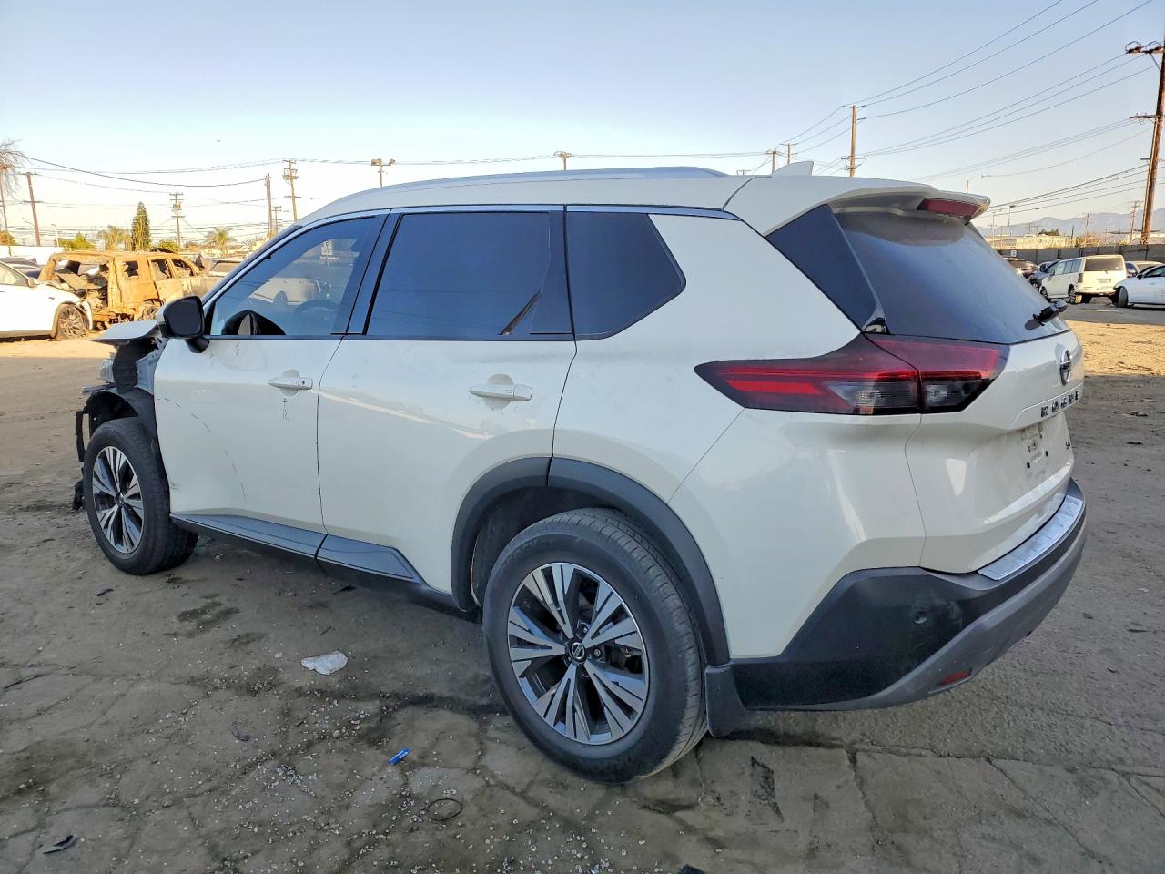 2021 NISSAN ROGUE SV photo 4