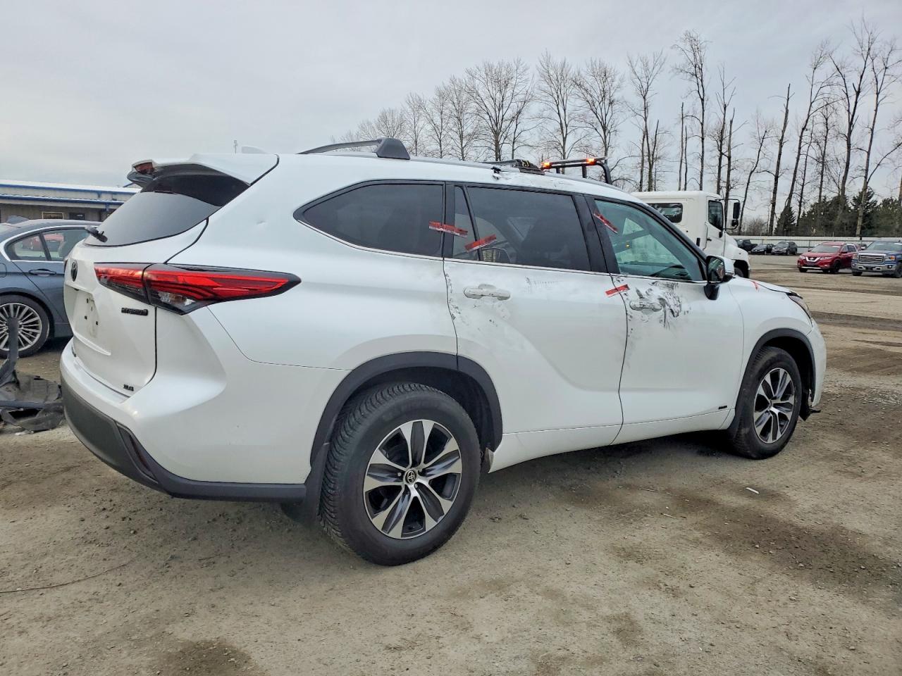 2022 TOYOTA HIGHLANDER HYBRID XLE photo 5