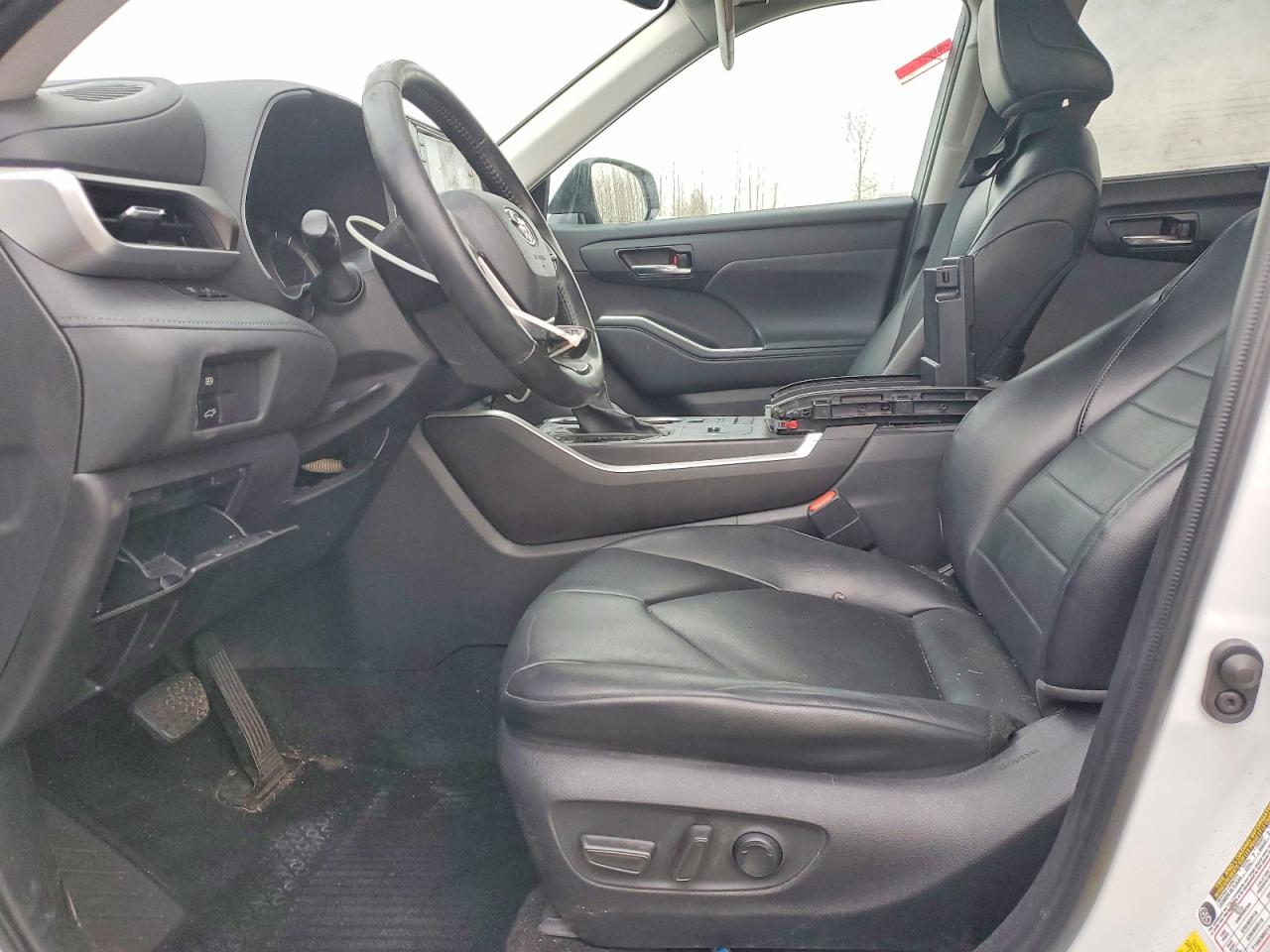 2022 TOYOTA HIGHLANDER HYBRID XLE photo 13