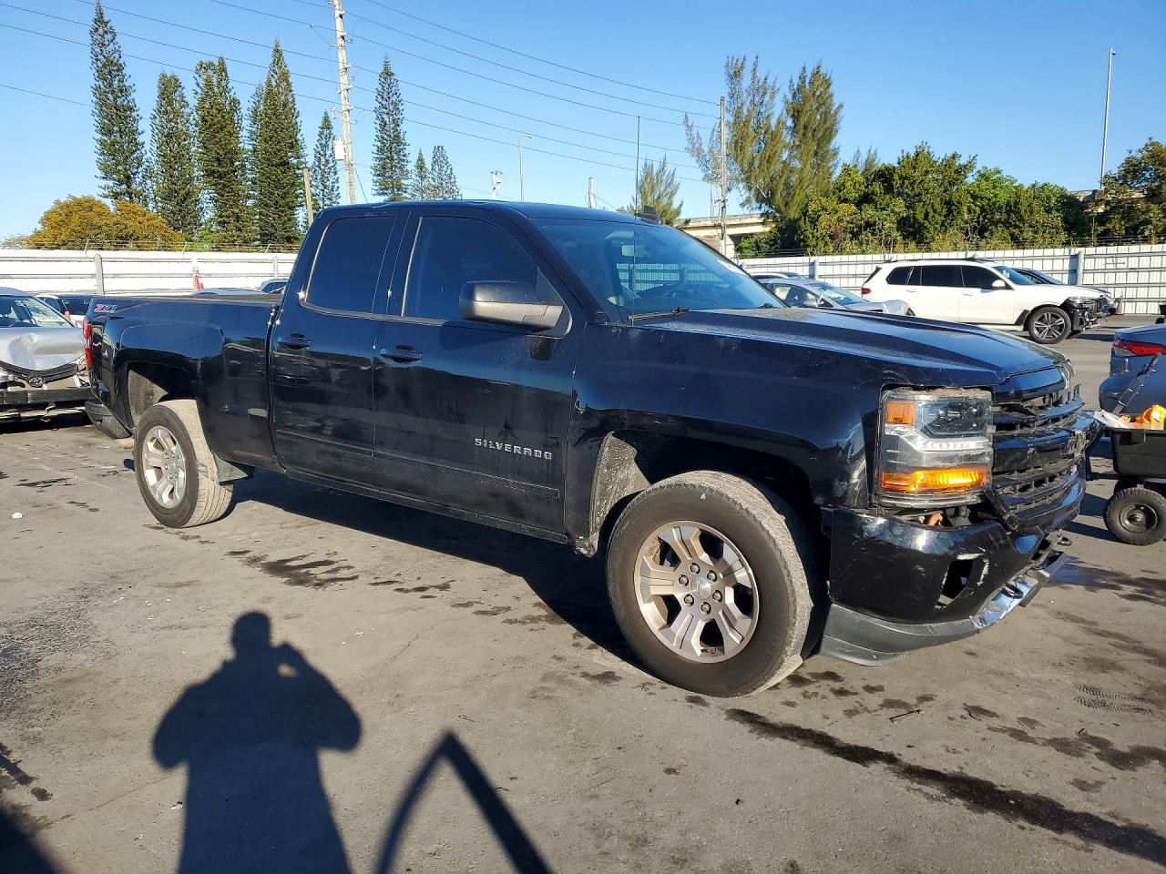 2017 CHEVROLET SILVERADO K1500 LT photo 10