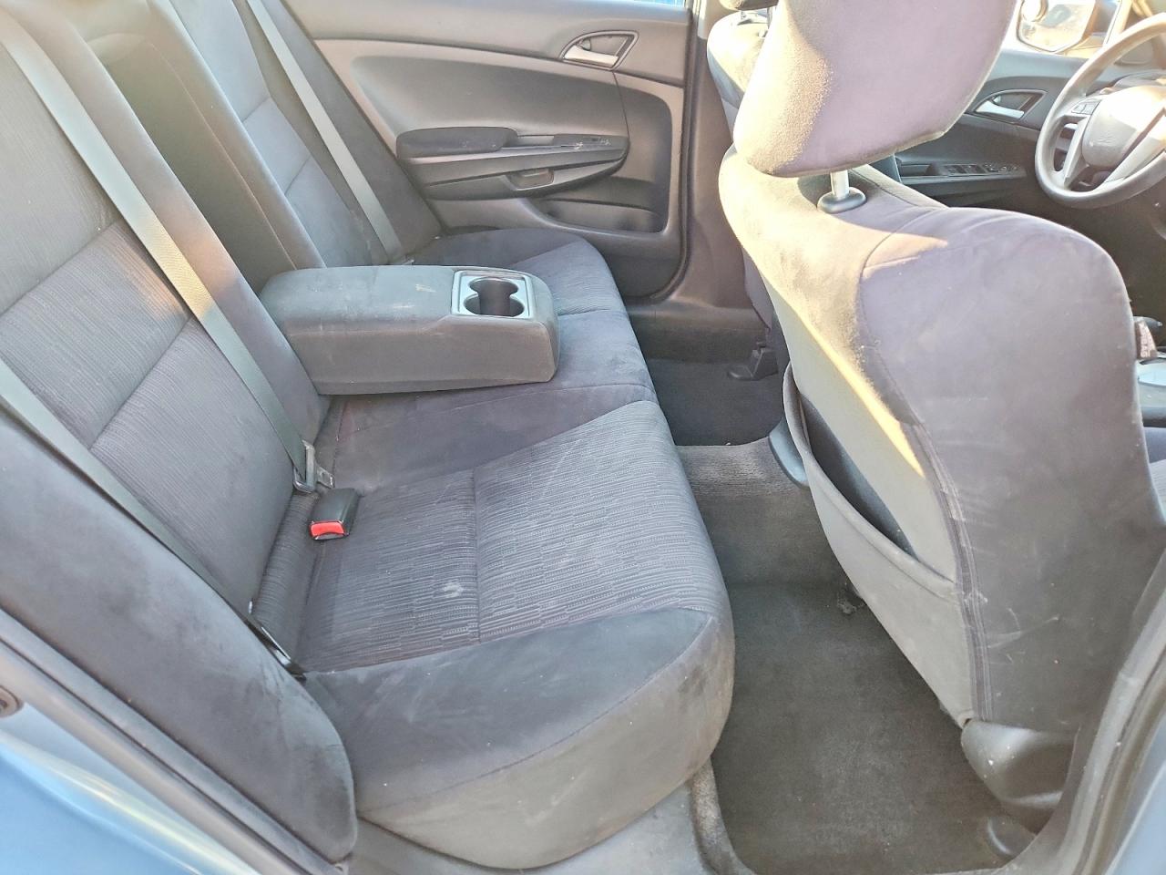 2011 HONDA ACCORD LX photo 28
