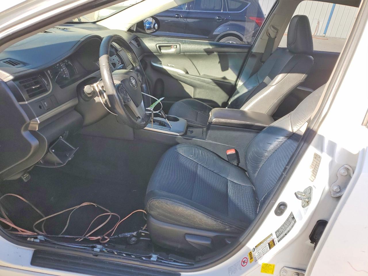 2014 TOYOTA CAMRY SE photo 19